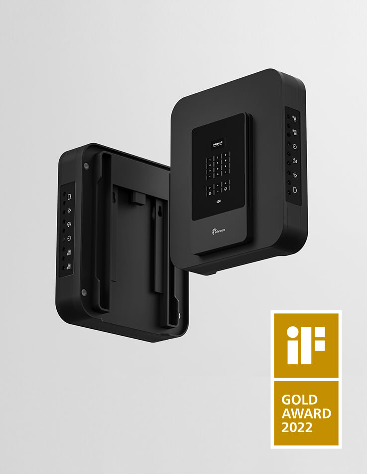 This picture shows the front and the back of the product Solego 2.0 with the iF Design Award 2022 Gold.