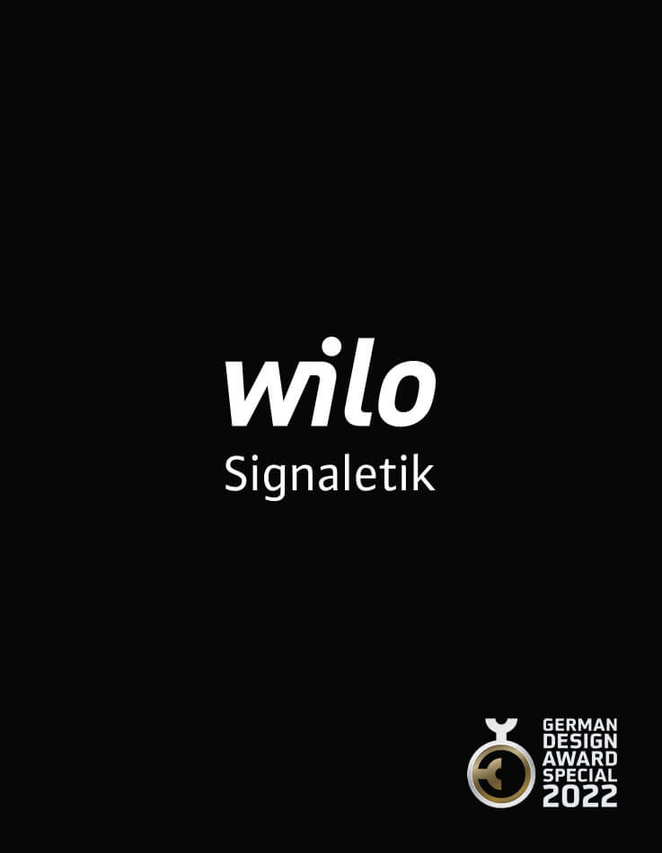 Auf diesem Bild sind das Wilo Logo mit dem Zusatz Signaletik und das Logo German Design Award 2022 Special zu sehen.